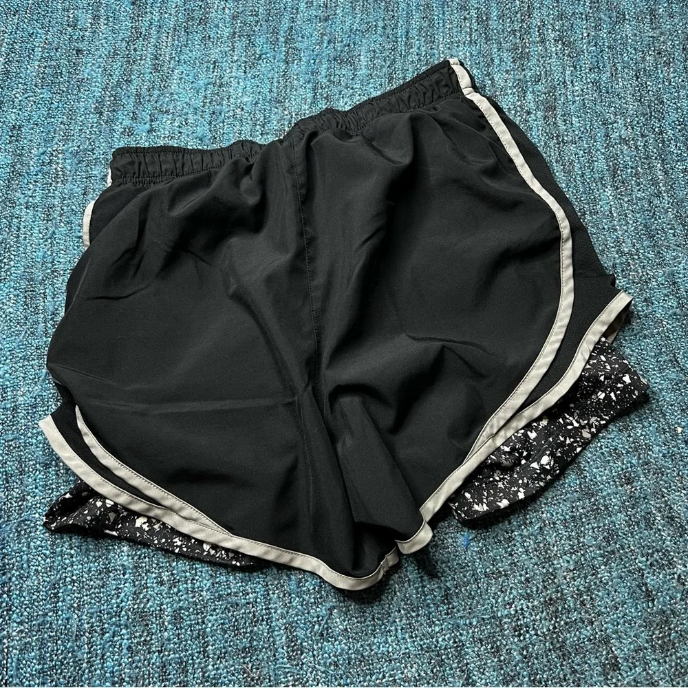 Nike Lined Running Shorts in Black White Women's Size XS 2 in 1 Built in Shorts